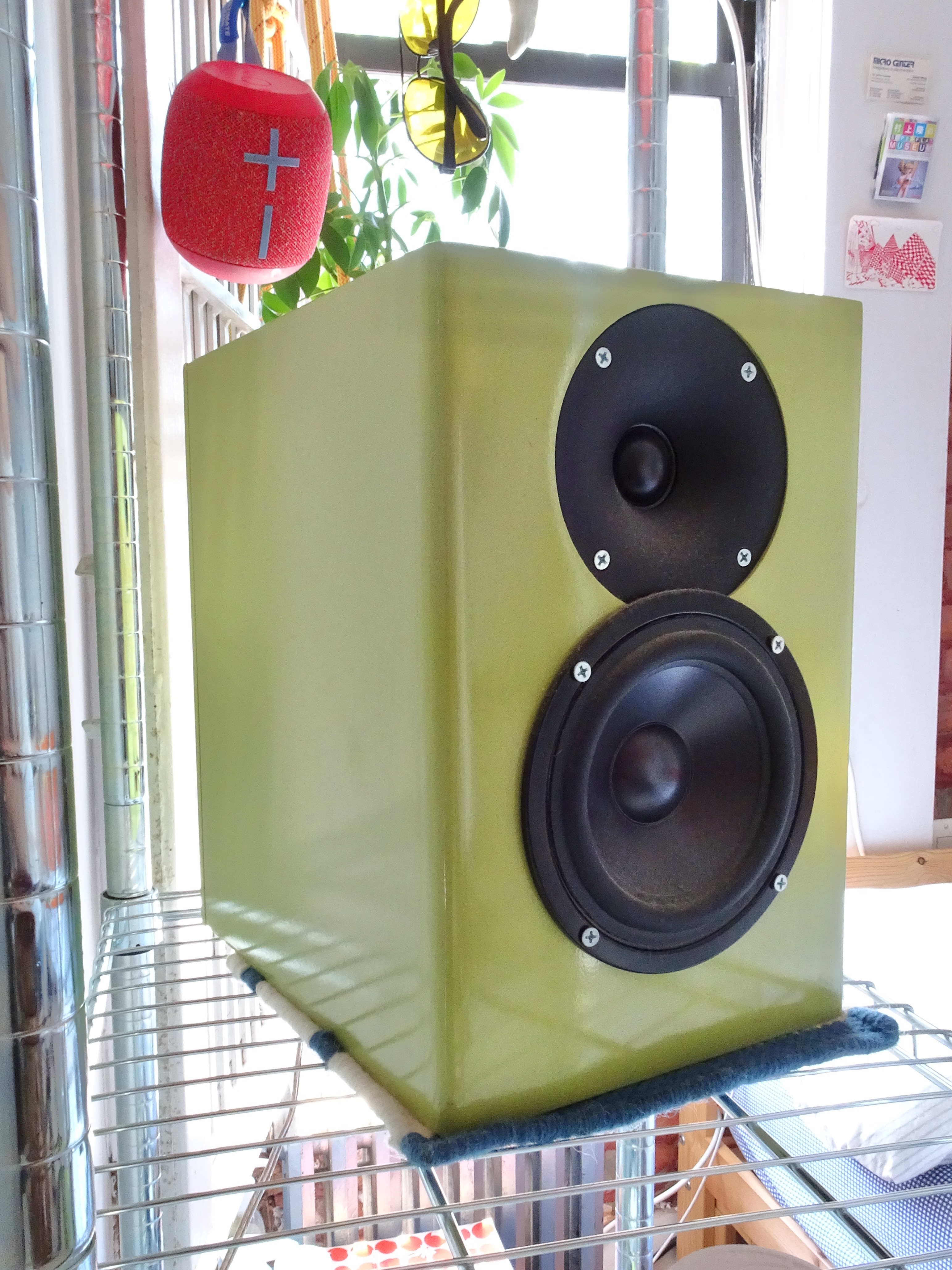 C Note speakers painted green